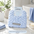 Hellblaues MUMUSO Oversize-Haartrockentuch der Macaron-Serie im Badezimmer