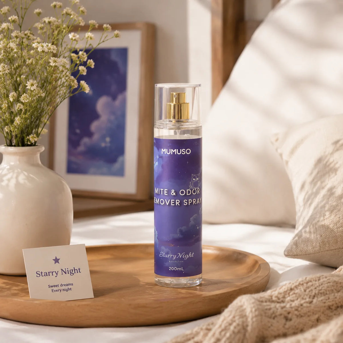 Starry-Night-Spray gegen Milben und Gerüche, 200 ml, in einer hellen Schlafzimmerszene