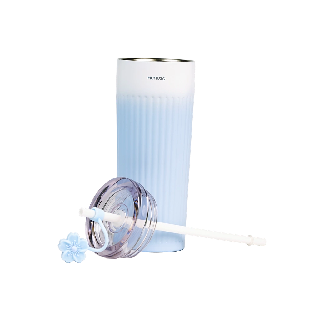 Gerippter Isolierbecher mit Strohhalm aus Edelstahl, 500 ml, Kollektion Kirschblüte (Blau)