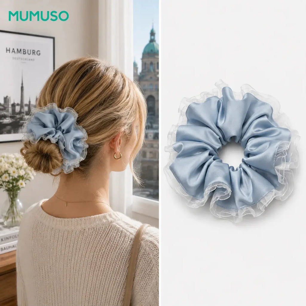 Blauer MJ Scrunchie mit transparentem Spitzenbesatz