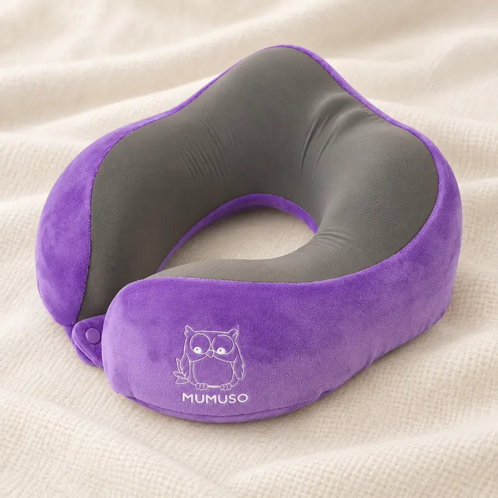 Kontur und Stützzonen des lila Memory Foam Nackenkissens