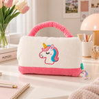 Handwärmer Kissen mit Einhornmotiv in einer gemütlichen Wohnszene