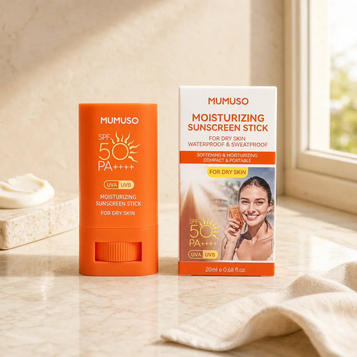 MUMUSO Moisturizing Sonnenstick SPF 50+ PA++++ in einer Pflegeszene