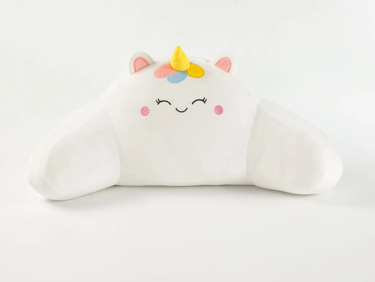 Weißes Starry-Sky Sofakissen mit Einhorn-Design vor weißem Hintergrund